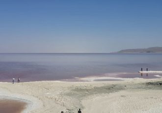 تلاش‌های ۸ ساله برای احیا دریاچه اورمیه در خطر است؛ راکد ماندن پروژه‌های احیا در یکسال گذشته